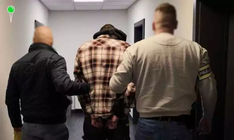 Brutalny atak nożem na przystanku w centrum Gdańska (KMP Gdańsk)