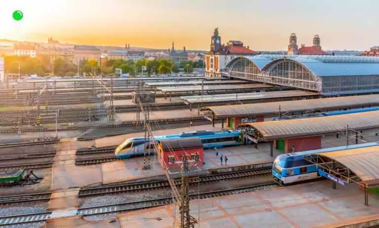 Czesi nad Bałtykiem. Rusza bezpośrednie połączenie kolejowe (FOTO: canva.com)