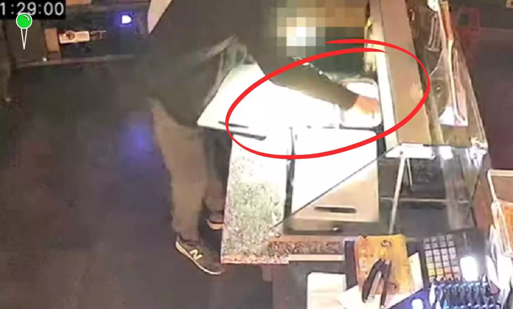 21-latek z Tczewa plądrował lokalne kebaby i zjadał... sosy (FOTO: KPP Tczew)