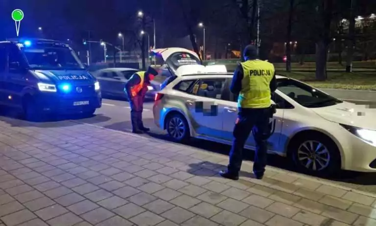 Kontrola przewoźników w Trójmieście. Polki mają czuć się bezpieczne (FOTO: Pomorska Policja)