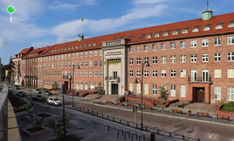 Urząd Marszałkowski opłacił studia na Collegium Humanum (FOTO: Wikipedia)