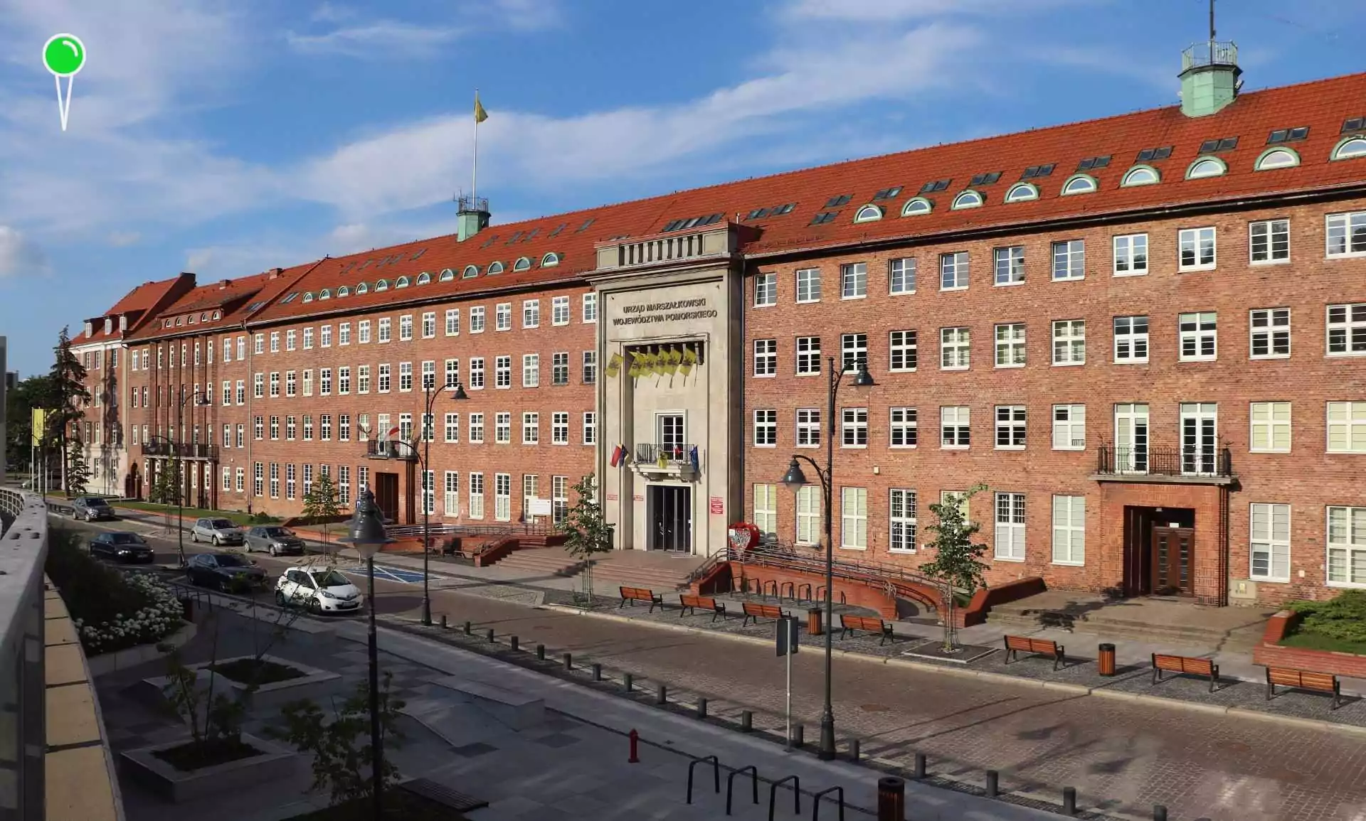 Urząd Marszałkowski opłacił studia na Collegium Humanum (FOTO: Wikipedia)