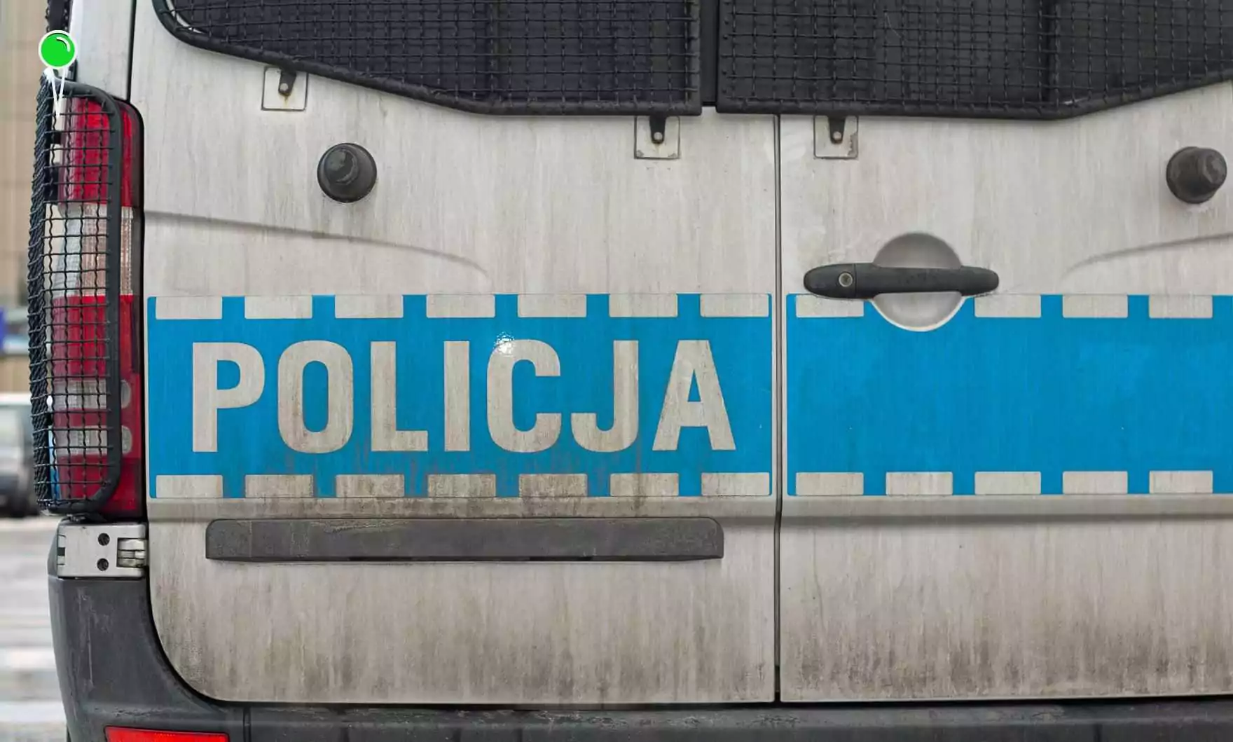 Jastarnia. Jechał z wódką w ręku i miał 2,8 promila (FOTO: canva.com)