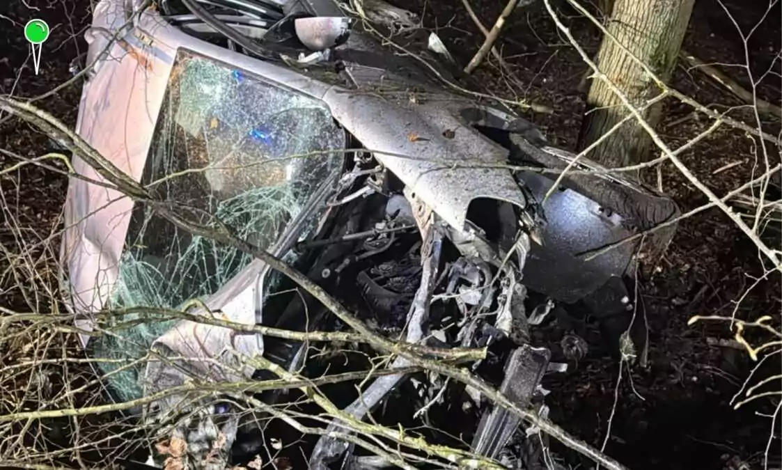 Śmiertelny wypadek na trasie Kartuzy-Kiełpino (FOTO: KPP Kartuzy)