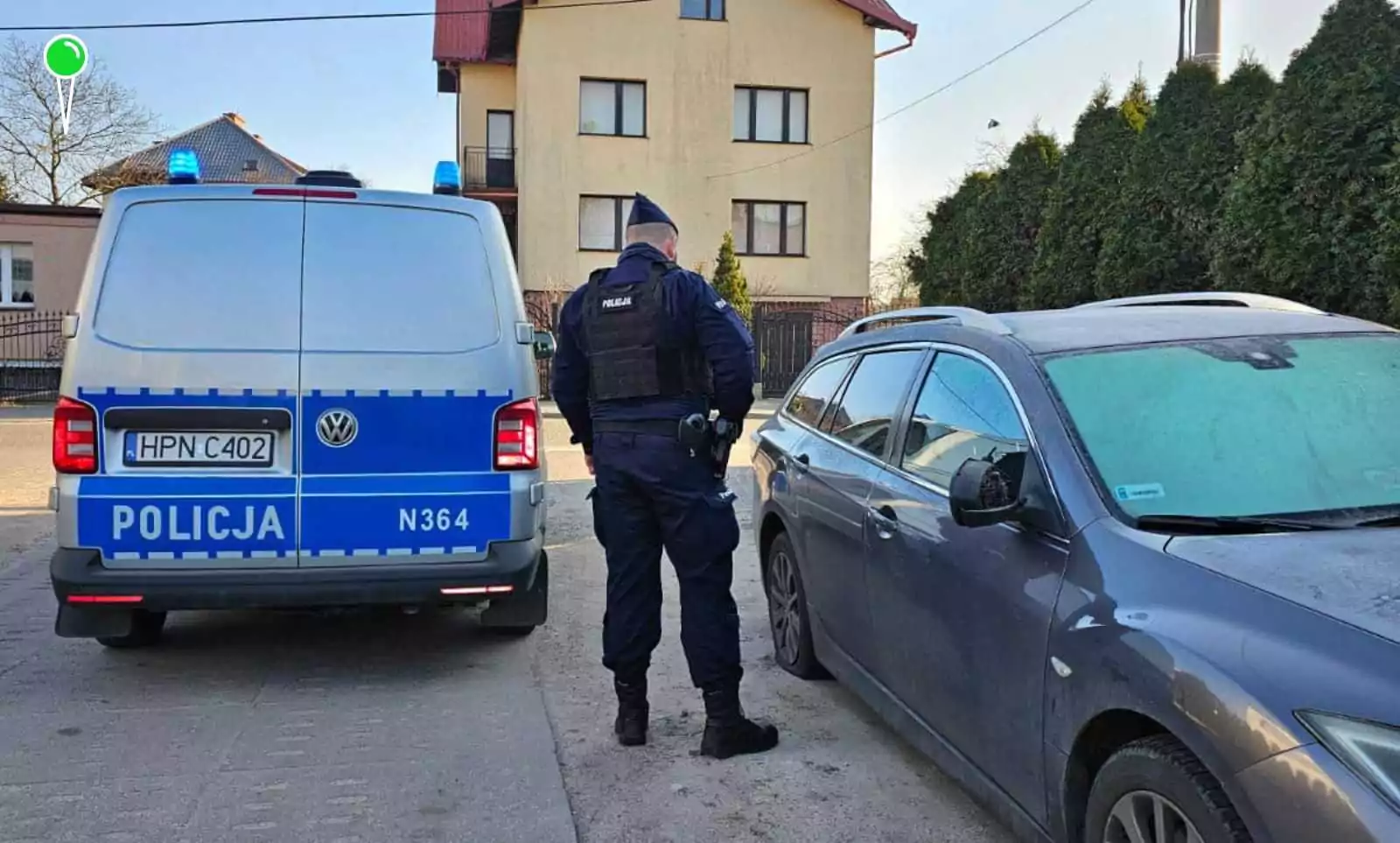 Nocny atak wandala w Rumi – 40 samochodów uszkodzonych (FOTO: KPP Wejherowo)