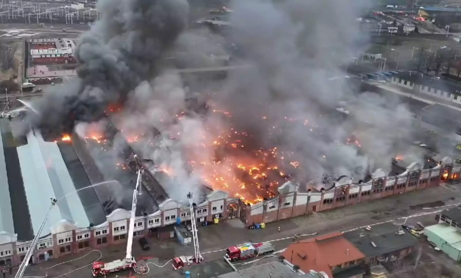 Pożar na Przeróbce. Czy inwestorzy "wyłamują drzwi" do nowych terenów? (FOTO: KWPSP Gdańsk)