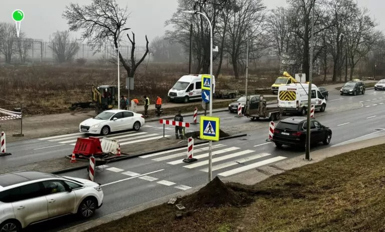 Przejście na Trakcie św. Wojciecha zyska sygnalizację – trwają prace (FOTO: Robert Kwiatek)