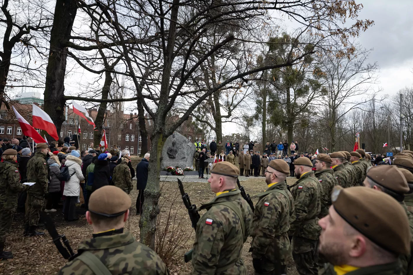 Gdańsk uczcił ofiary komunistycznego terroru – tablica przy ul. Kurkowej (FOTO: Roman Jocher/IPN)