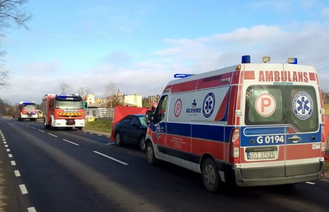 Tragiczny wypadek w Głodowie. Nie żyje pieszy (FOTO: KPP Kościerzyna)