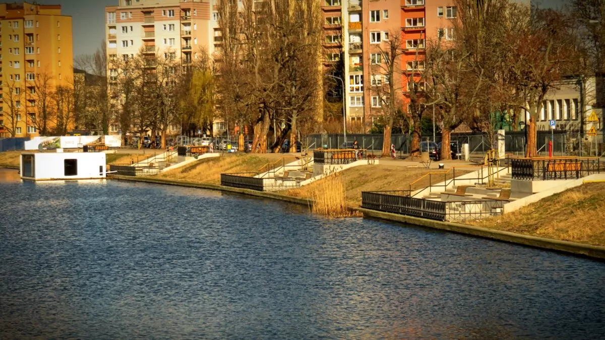 Nowe trybuny nad Nową Motławą. Sprawdziliśmy efekty remontu (FOTO: wbijamszpile.pl)