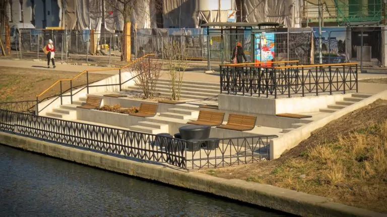 Nowe trybuny nad Nową Motławą. Sprawdziliśmy efekty remontu (FOTO: wbijamszpile.pl)