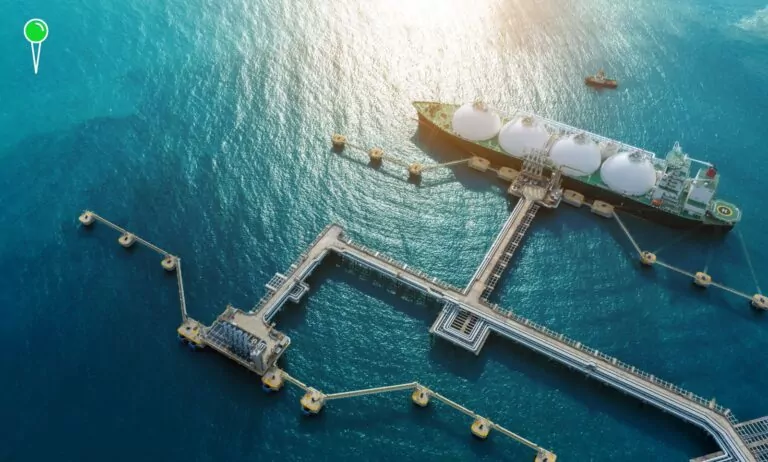 Kiedy rozruch terminalu LNG w Gdańsku? Podano datę (FOTO; canva)