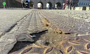 Skandaliczna estetyka Zielonego Mostu w Gdańsku (FOTO: wbijamszpile.pl)