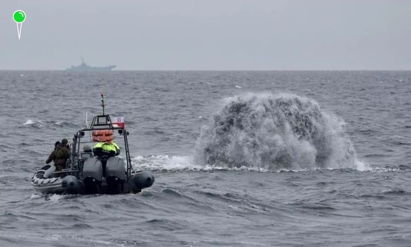 Zakaz kąpieli na 9-kilometrowym odcinku plaży w Gdańsku. Alert RCB (FOTO: 8. Flotylla Obrony Wybrzeża)
