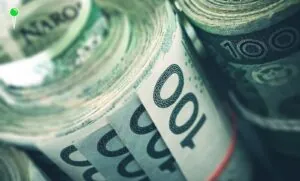 Nowy sposób oszustów. Seniorka uwierzyła i straciła fortunę (FOTO: canva)