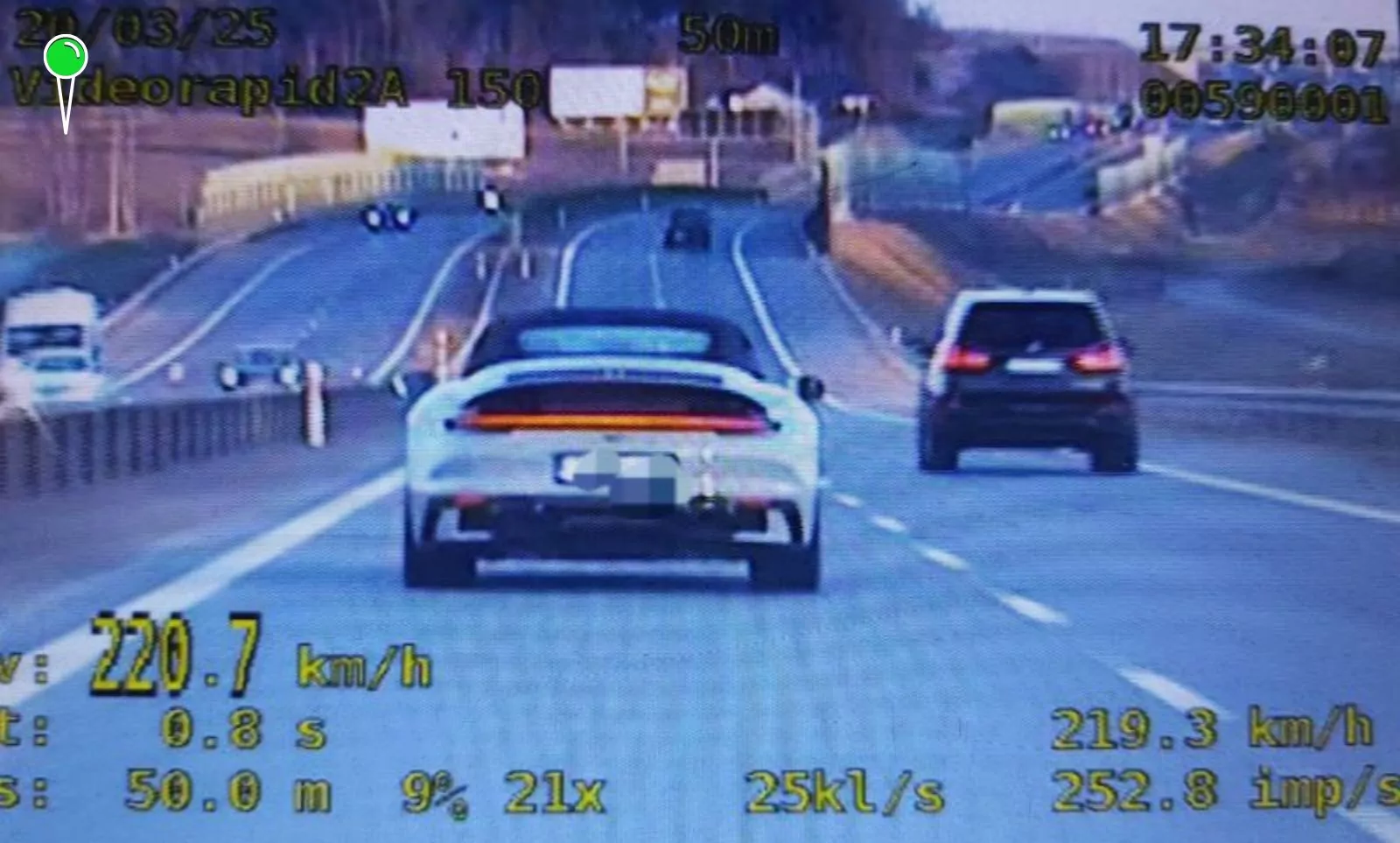 Jechał 220 km/h bez prawa jazdy! Pirat na Trasie Kaszubskiej (FOTO: KMP Gdynia)