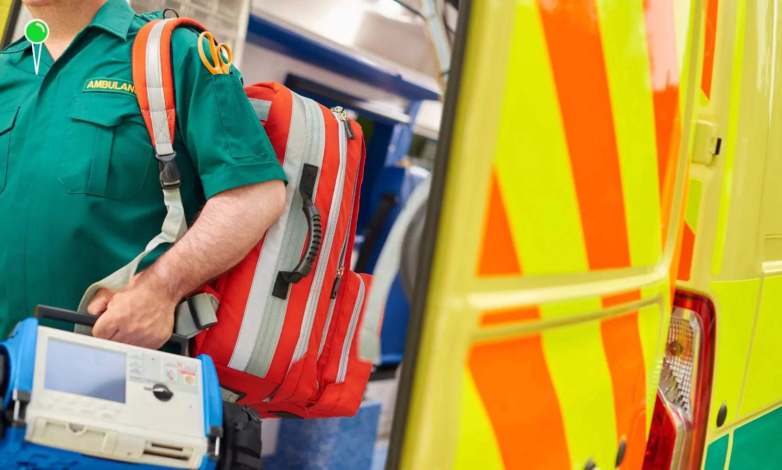 34-letni mieszkaniec Rumi wtargnął do ambulansu i brutalnie zaatakował ratownika medycznego (FOTO: canva)