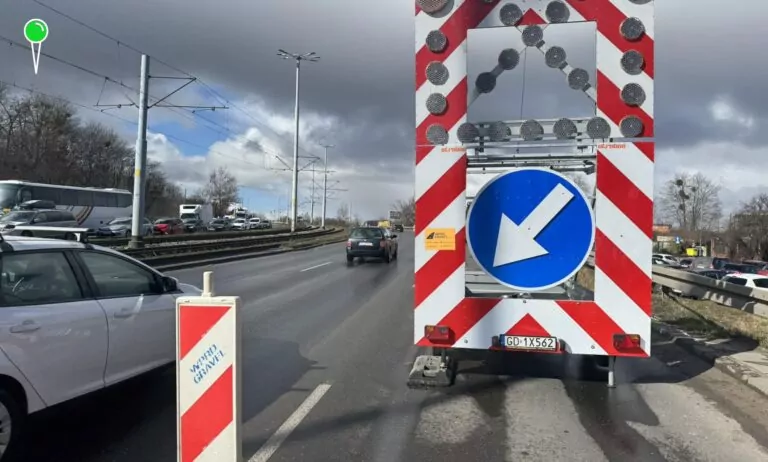 Zwężenie al. Armii Krajowej w Gdańsku stało się faktem. Budowa rowerostrady (FOTO: Robert Kwiatek)