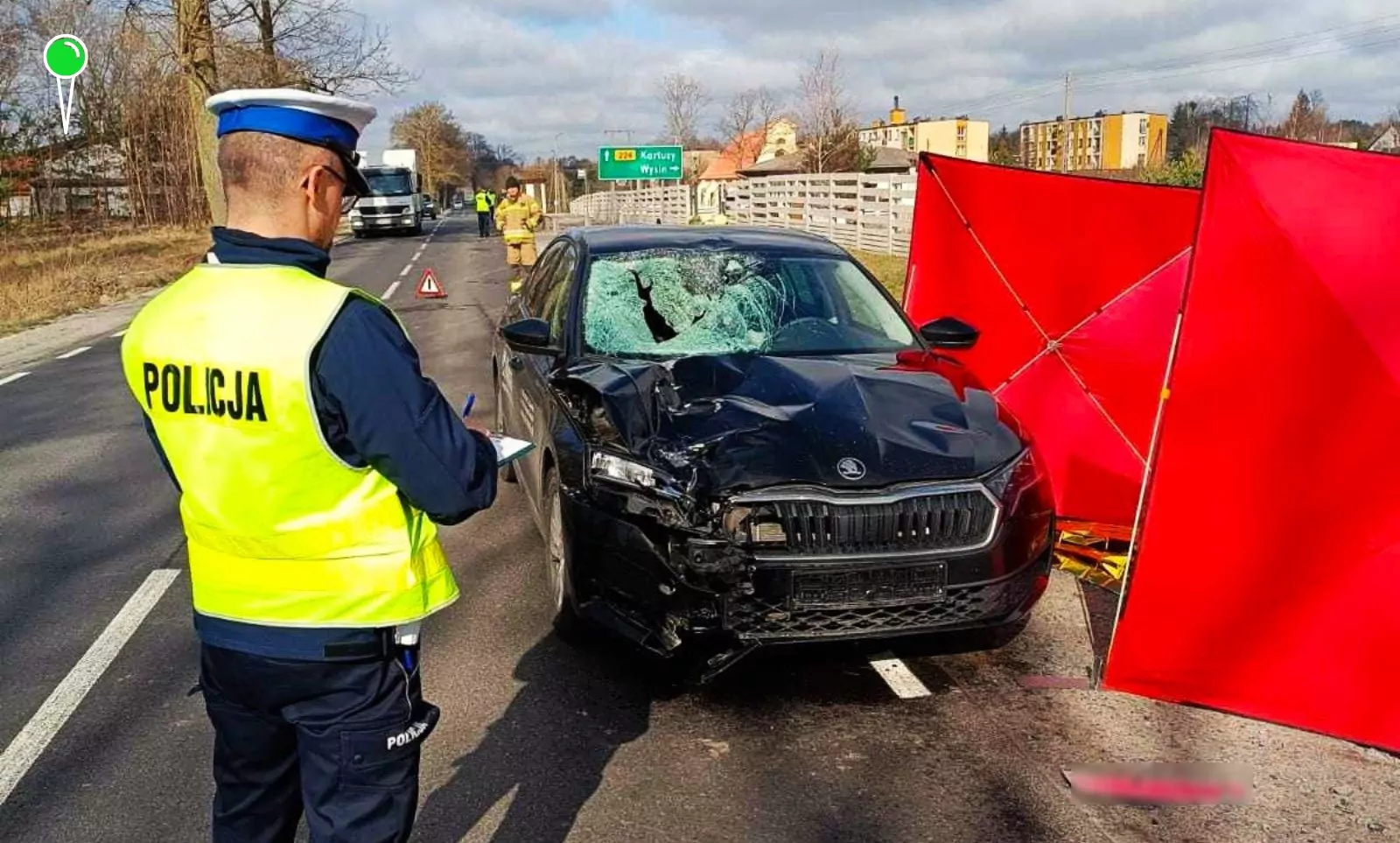 Tragiczny wypadek w Głodowie. Nie żyje pieszy (FOTO: KPP Kościerzyna)