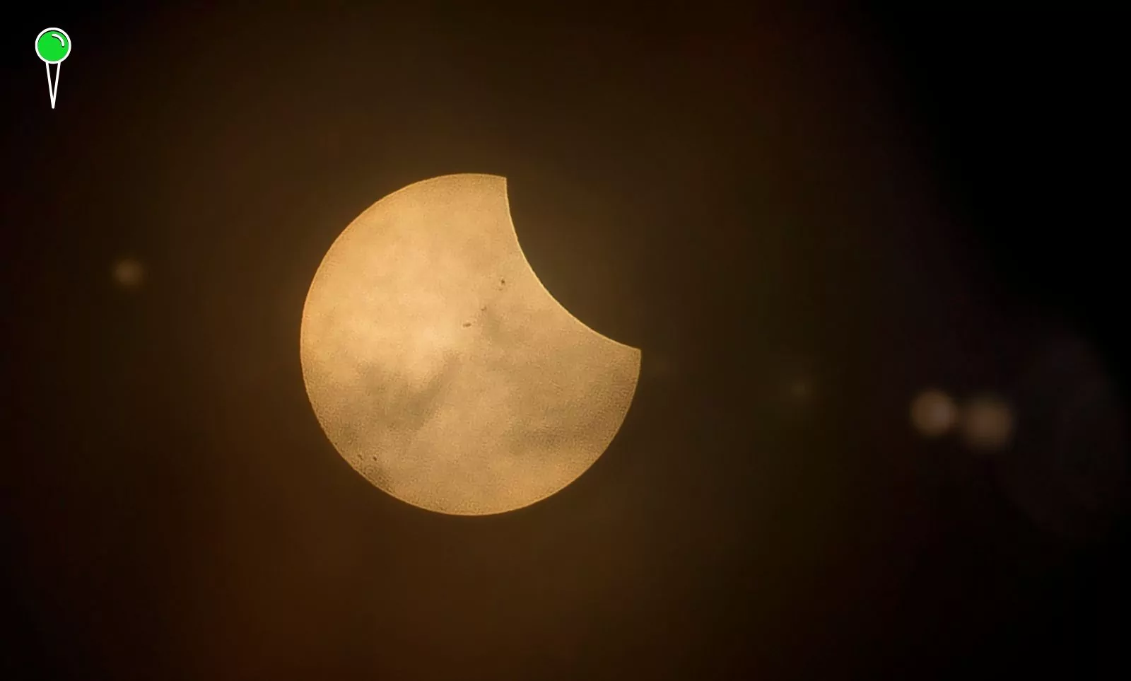 Gdańsk patrzył w niebo. Częściowe zaćmienie słońca (FOTO: wbijamszpile.pl)