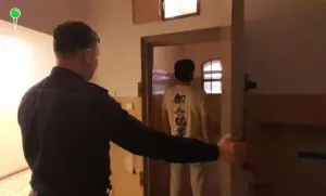 Zuchwała kradzież markowych perfum w centrum Kwidzyna (FOTO: KPP Kwidzyn)