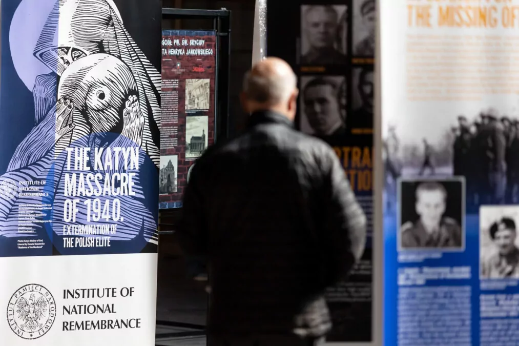 Poświęcenie krzyża katyńskiego i wystawa IPN w Gdańsku (FOTO: IPN Gdańsk)