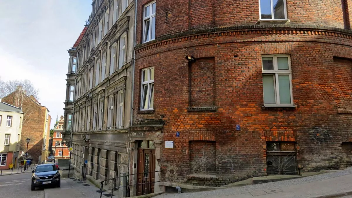 Odnowione chodniki (FOTO: wbijamszpile.pl)