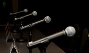 Debata w Końskich zagrożona. Media konserwatywne nie wpuszczone (FOTO: canva)