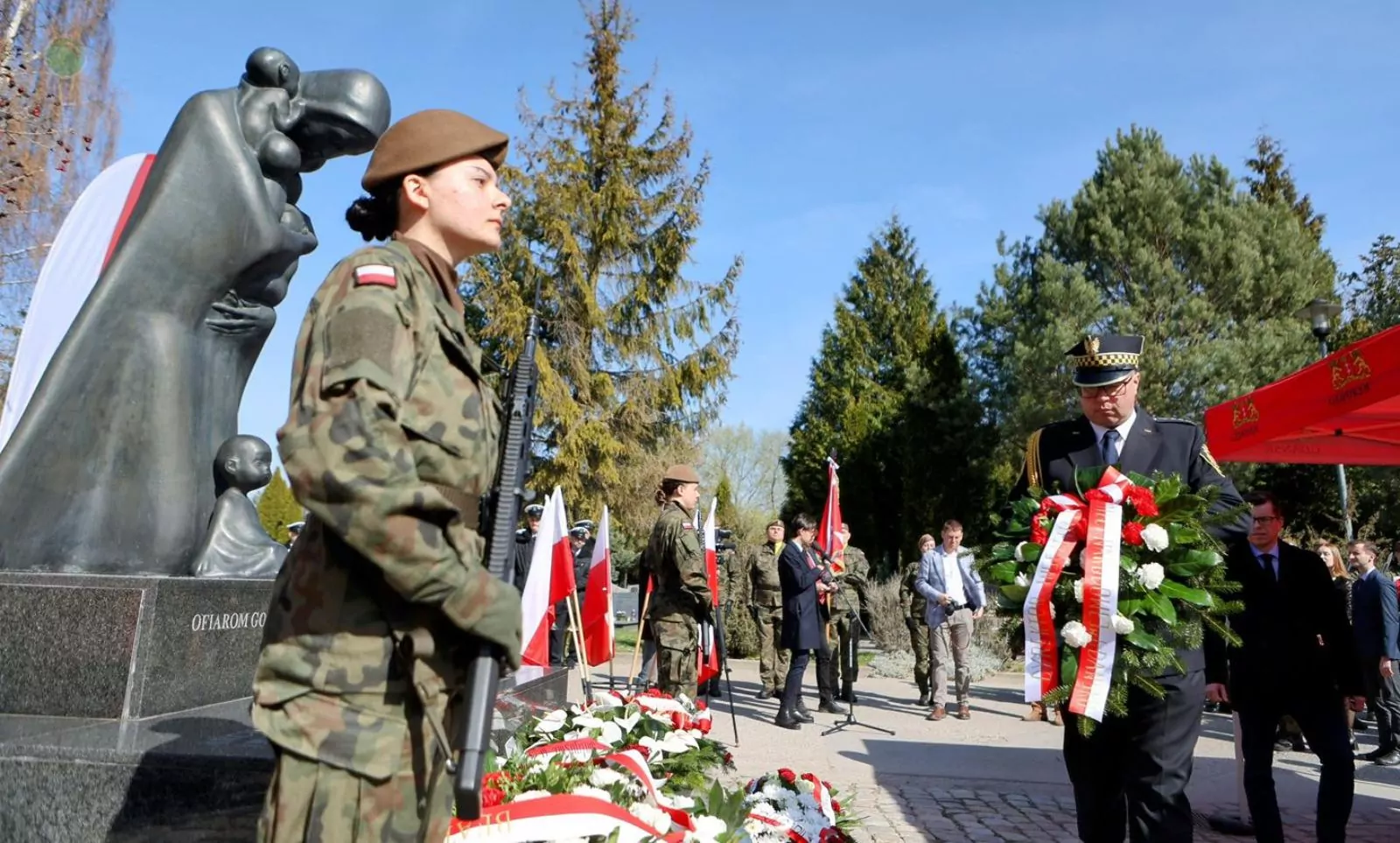 Katyń i Sybir. Rocznice, o których Polacy wciąż pamiętają (FOTO: canva.com)