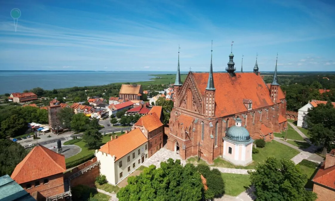 Frombork. Pięć niezapomnianych miejsc na jednodniowy wypad na Pomorzu (FOTO: canva)