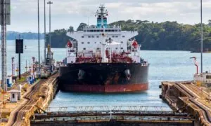 Trump chce darmowych przepraw przez Kanał Panamski i Sueski (FOTO: canva.com)