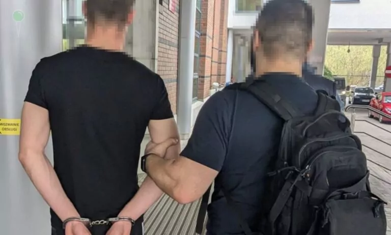 Mieszkanie pełne narkotyków. Zatrzymany 21-latek z Gdańska (FOTO: KMP Gdańsk)