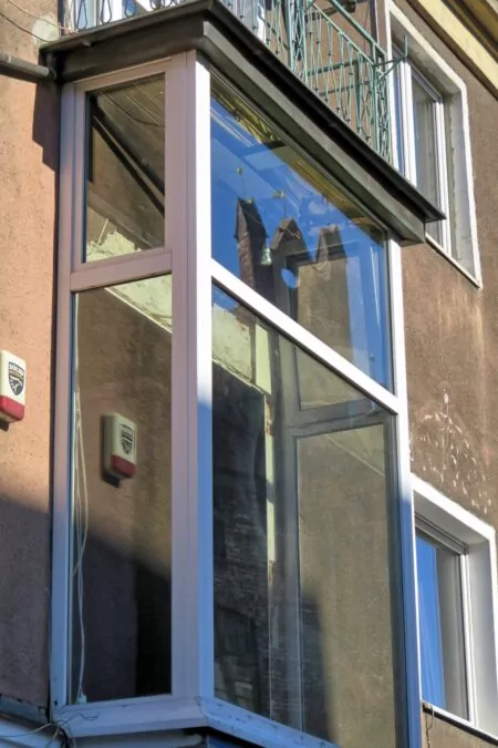 Nie wytrzymał przy kościele. Sex shop znika z ul. Pańskiej w Gdańsku (FOTO: wbijamszpile.pl)