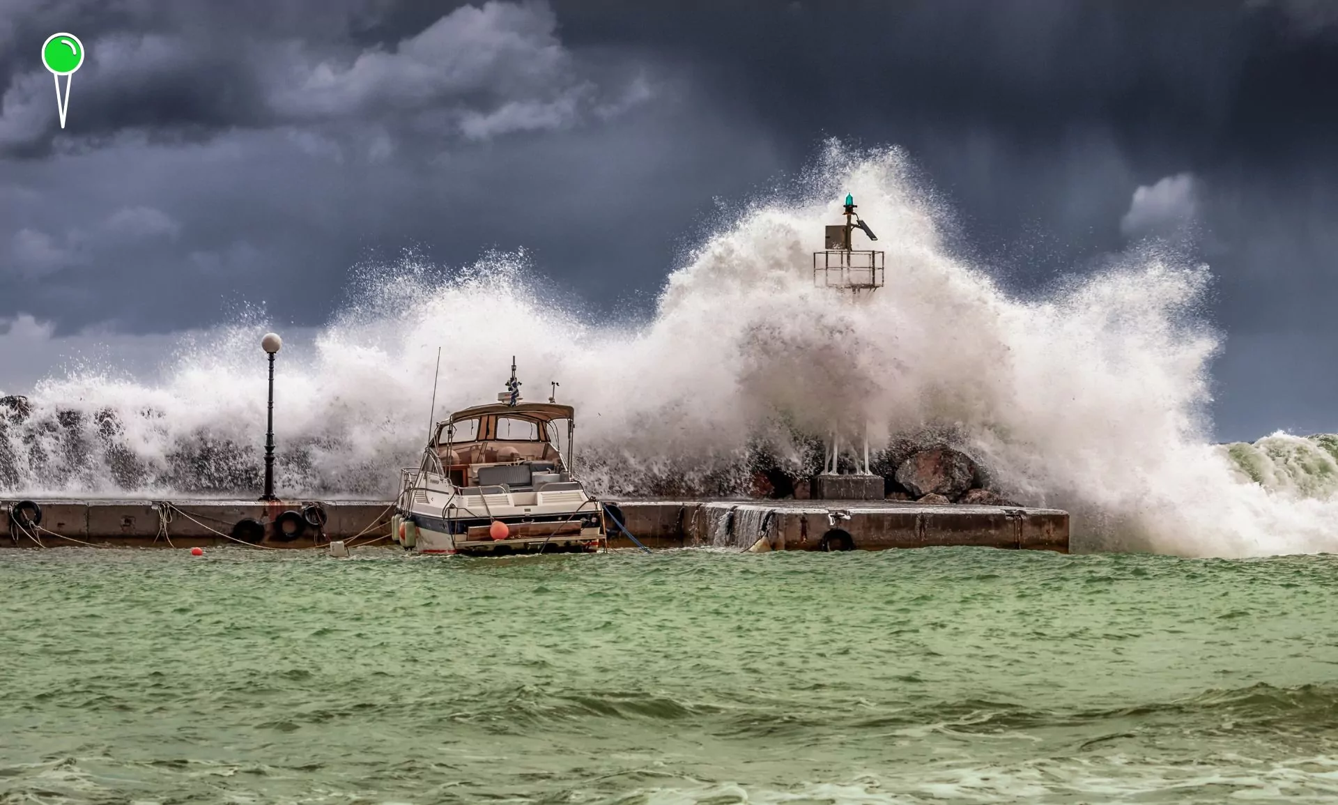 Wichura i śnieg sparaliżowały Polskę. Ponad 1300 interwencji straży (FOTO: canva)