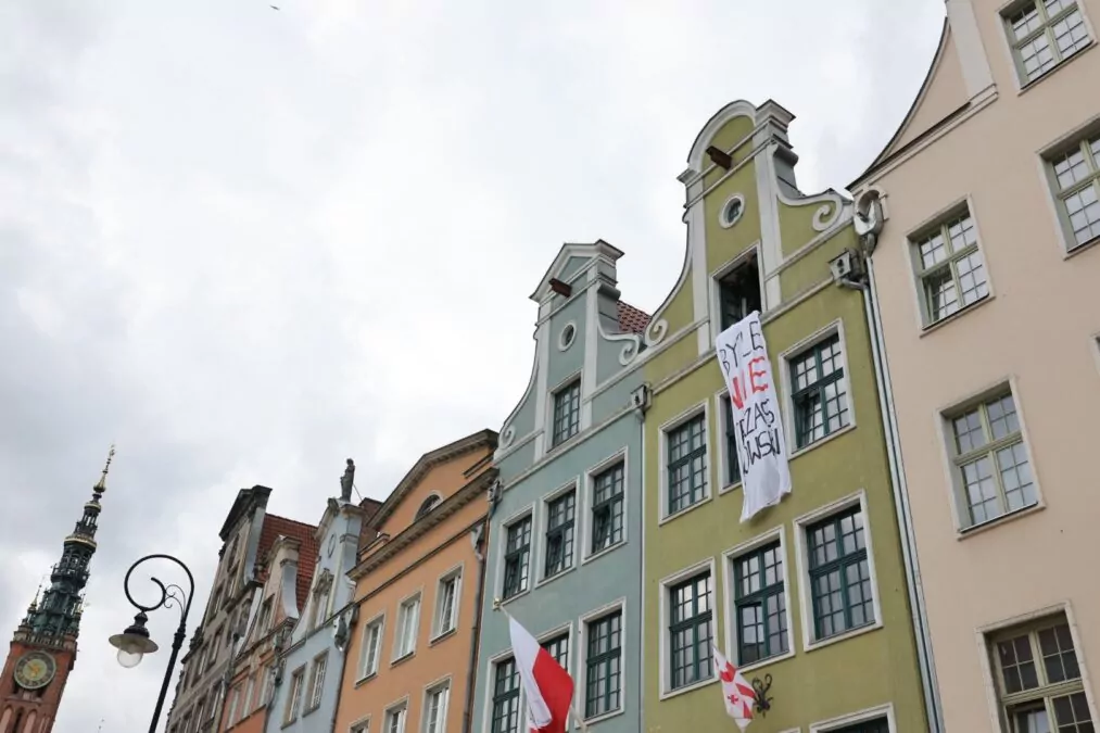 Policja w hotelu bez nakazu? Świadek relacjonuje zatrzymanie Batmana (FOTO: Robert Kwiatek)