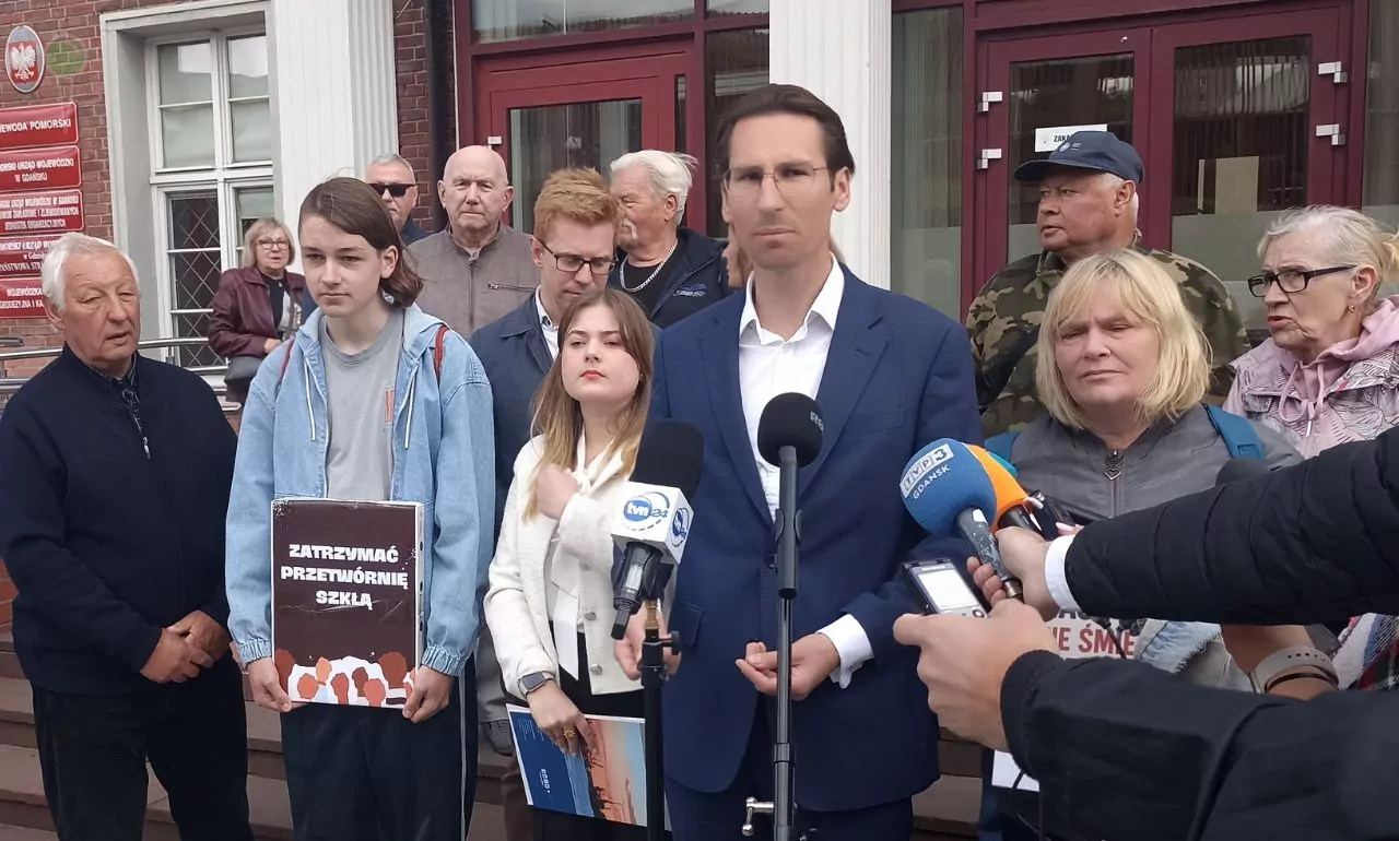 Przetwórnia szkła zagrożeniem dla Stogów. Mieszkańcy mówią nie (FOTO: canva.com)