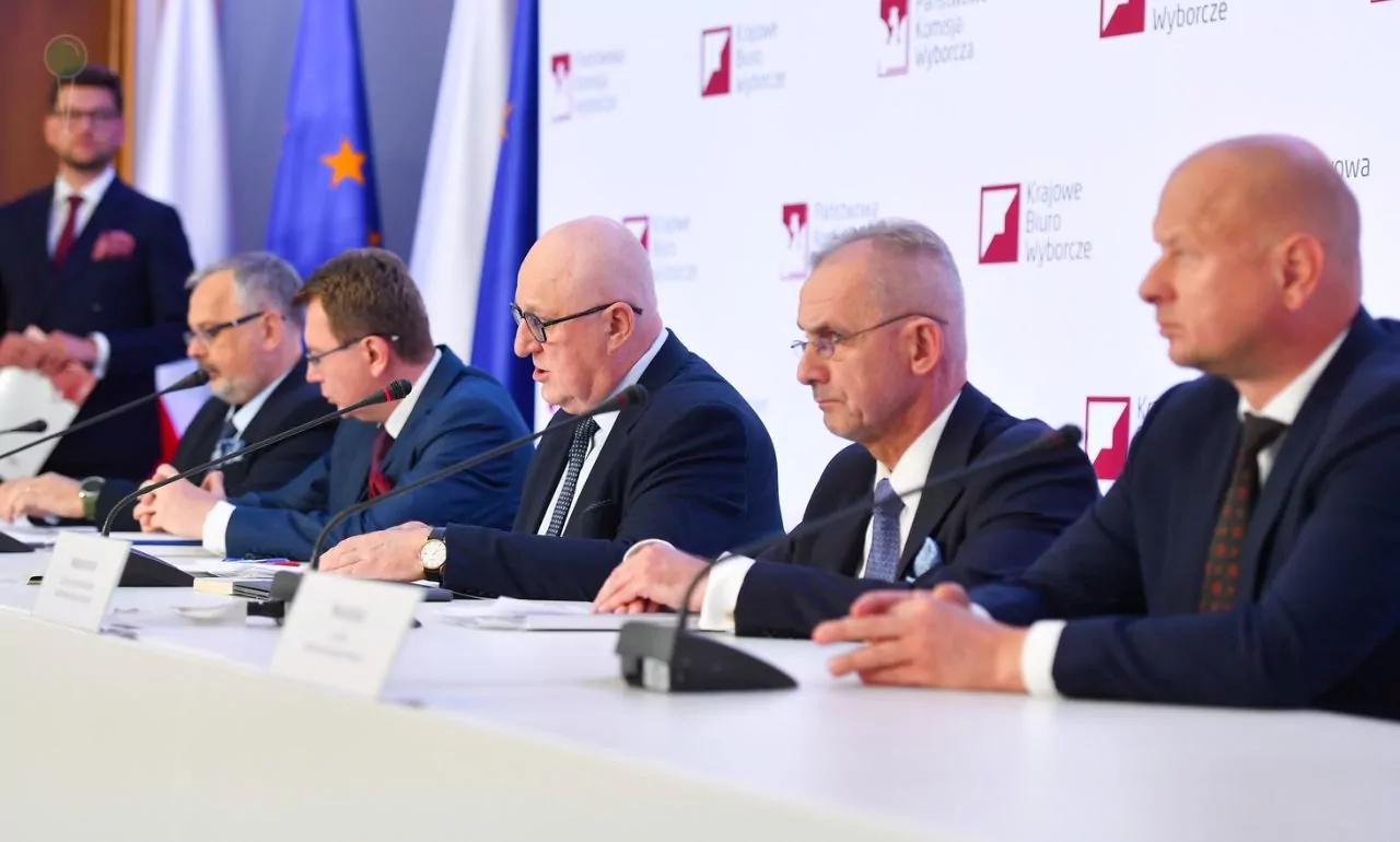 PKW podała wyniki z 99 proc. komisji. Trzaskowski przed Nawrockim (FOTO: PKW)