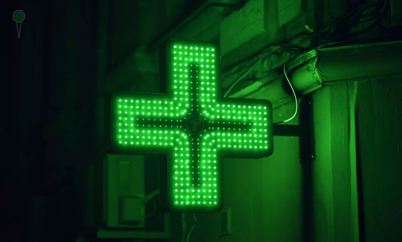 Ministerstwo zakłada SZNUR aptekom. Reforma, która zaciska pętlę (FOTO: canva)