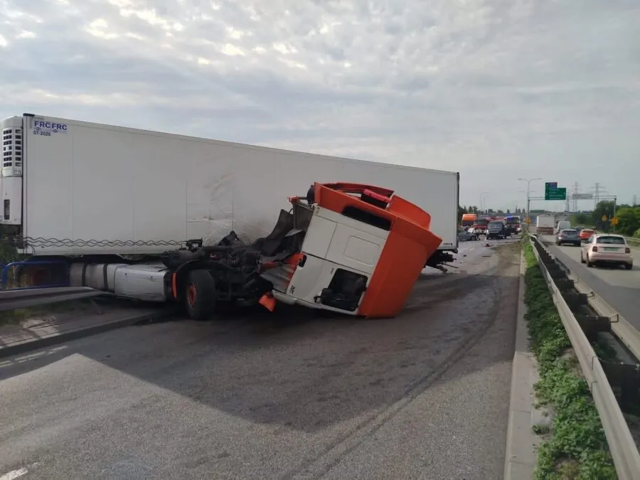 Skutki wypadku - most wantowy (FOTO: PSP Gdańsk)