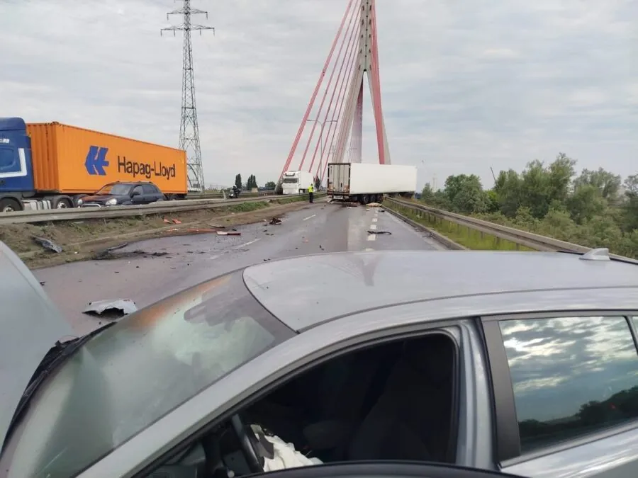Skutki wypadku - most wantowy (FOTO: PSP Gdańsk)