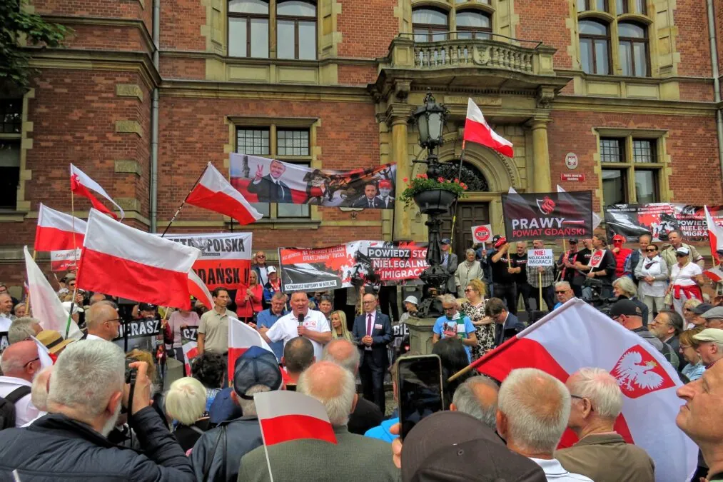 Gdańsk znowu mówi „nie” migrantom. Protest przeciwko decyzjom Tuska (FOTO: wbijamszpile.pl)