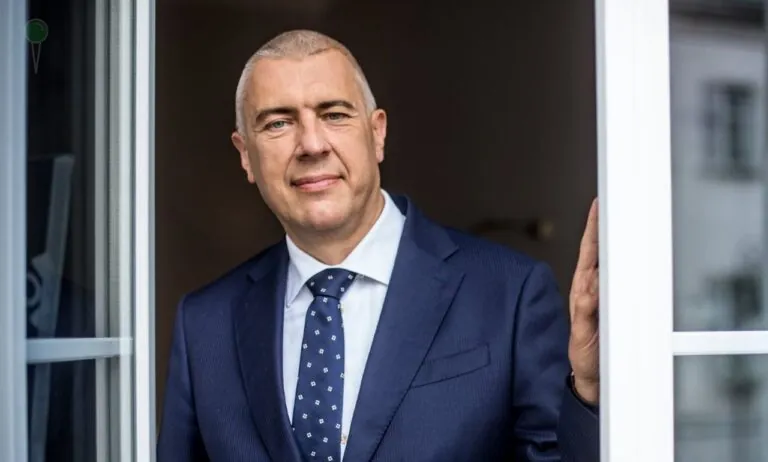 Roman Giertych wstępuje do PO. Symboliczny krok w dniu porażki (FOTO: Roman Giertych/FB)