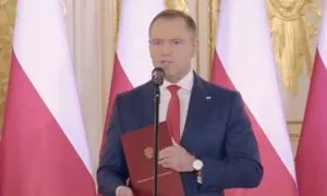 Prezydent „jednej Polski”. Karol Nawrocki odebrał uchwałę PKW (FOTO: PKW)