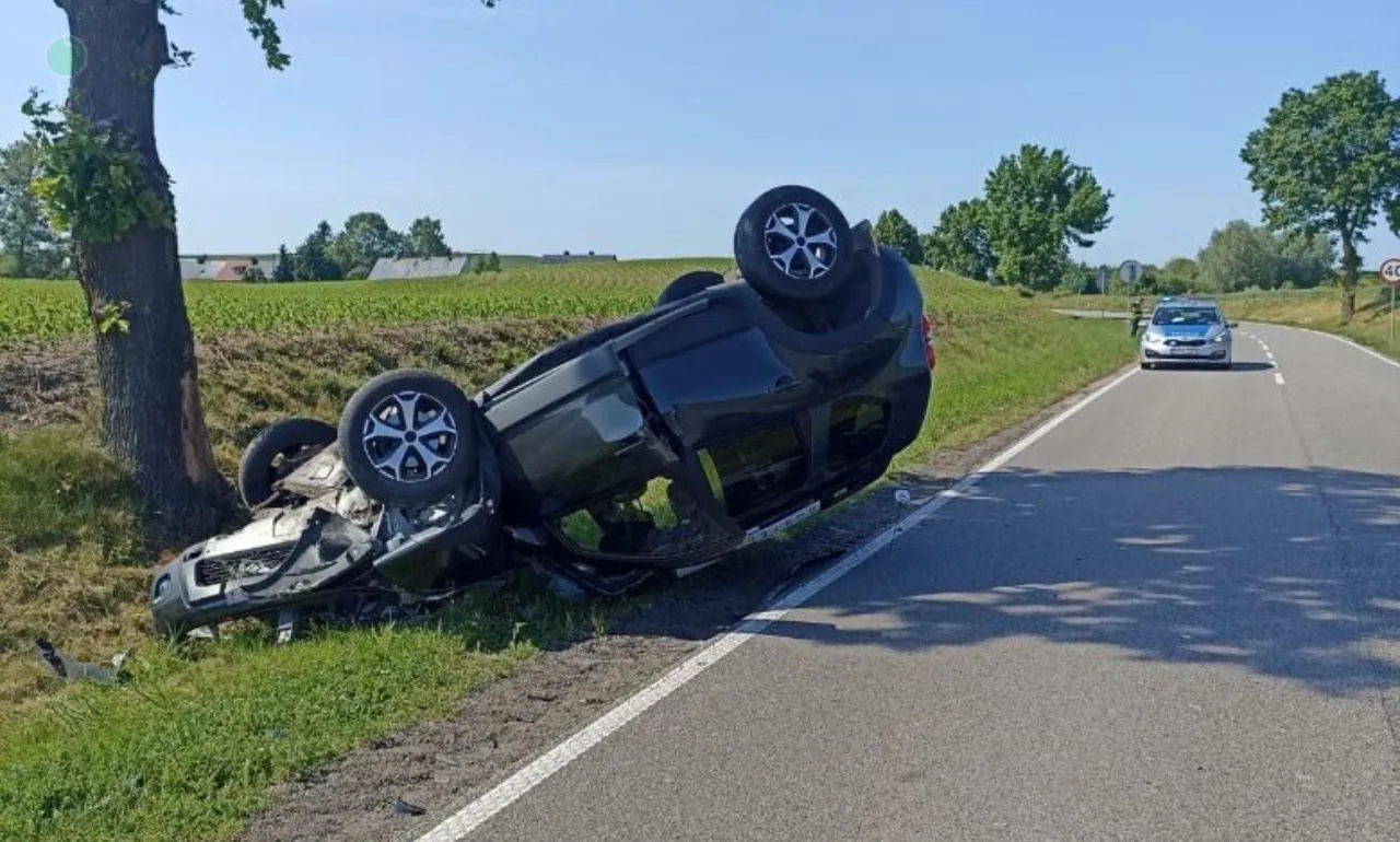 Groźny incydent na lokalnej trasie - senior zasłabł za kierownicą (FOTO: KPP Sztum)