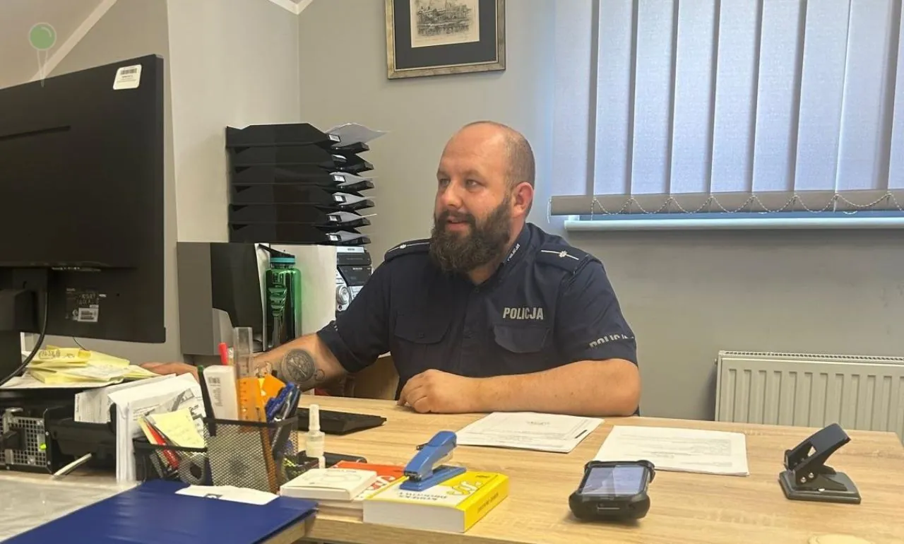 Piwo „za pazuchą”. Policjant z Pszczółek nie odpuścił złodziejowi (FOTO: KPP Pruszcz Gdański)