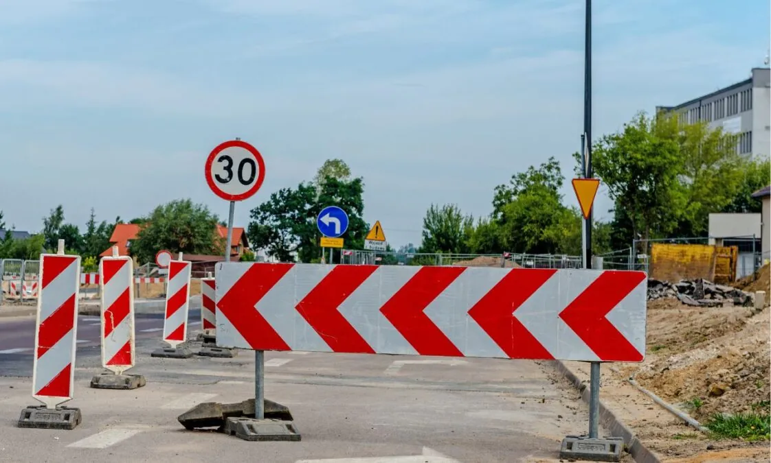 Objazdy w Pruszczu Gdańskim zablokują ruch? Pytania do urzędników (FOTO: canva)