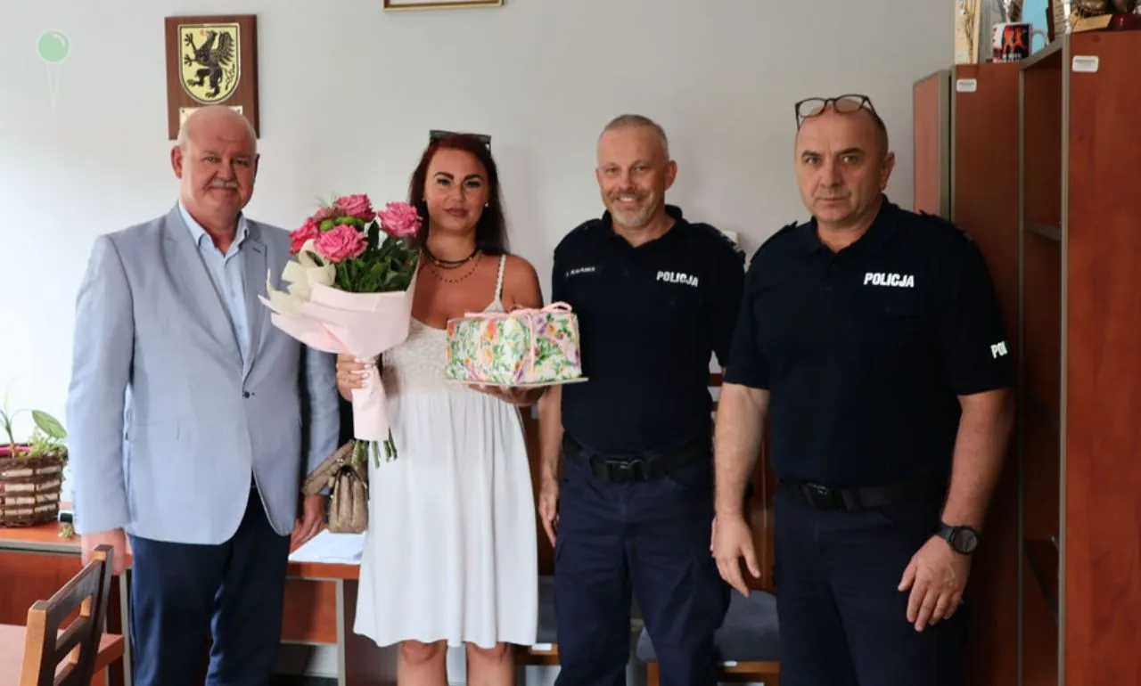 Pani Katarzyna obezwładniła Kolumbijczyka. Została wyróżniona (FOTO: KPP Kościerzyna)