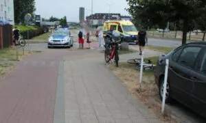 Czołowe zderzenie rowerzystów. 13-latka trafiła do szpitala (FOTO: KPP Pruszcz Gdański)