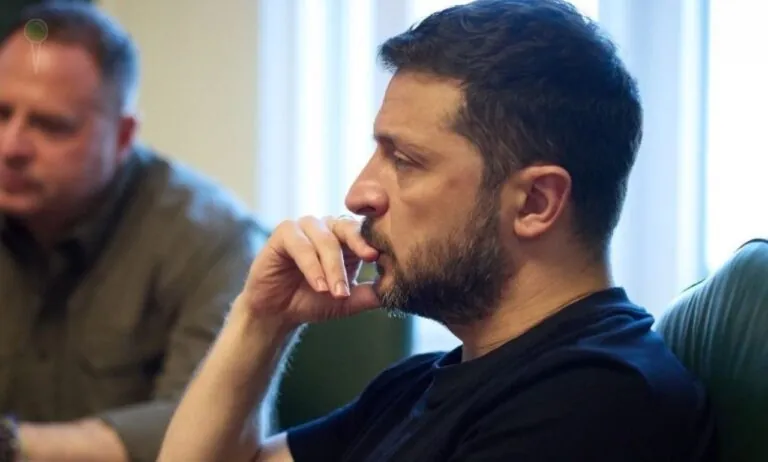 Ukraina schodzi z drogi do Europy. Zełenski podpisał kontrowersyjne prawo (FOTO: canva)