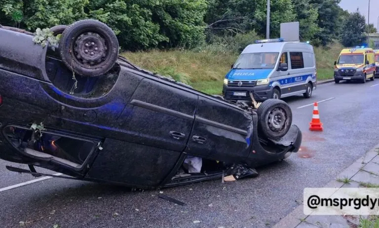 Wypadek na Drodze Gdyńskiej (FOTO: Miejska Stacja Pogotowia Ratunkowego w Gdyni)